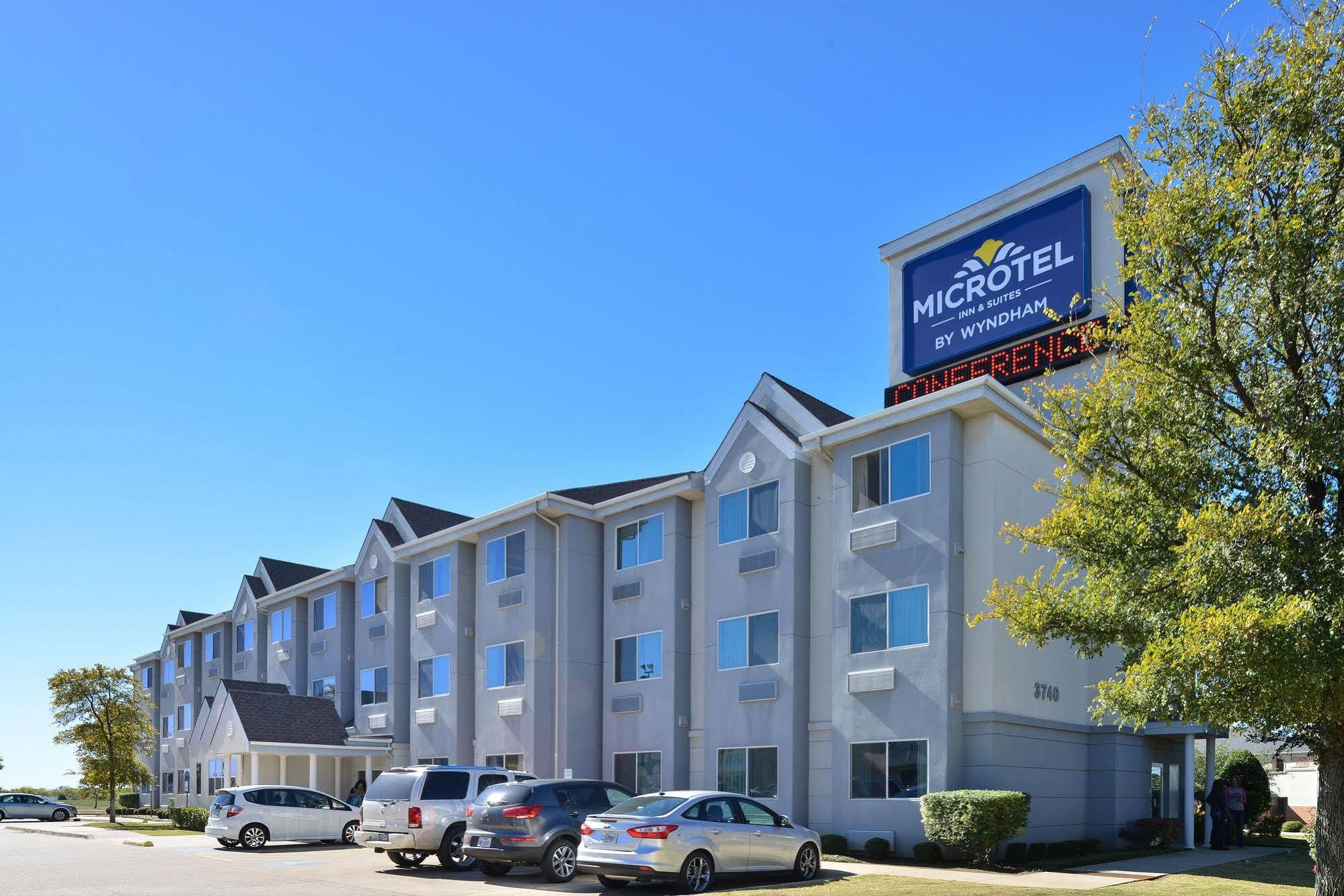 Microtel Inn & Suites By Wyndham Ft. Worth North/At Fossil Fort Worth Exterior foto